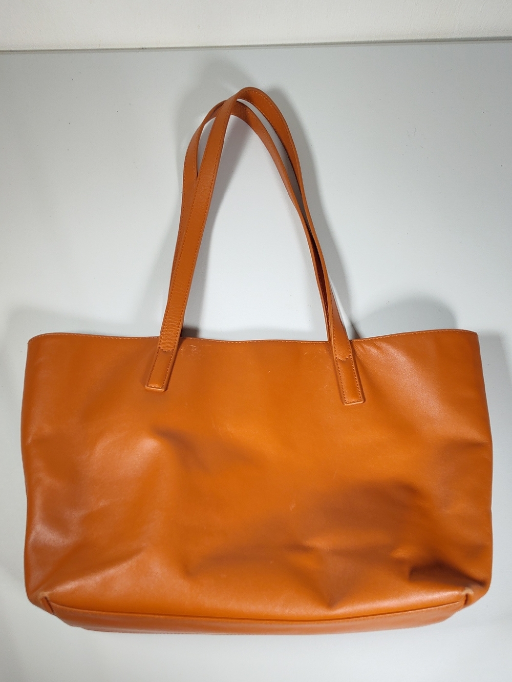 Quince Classic Italian Leather Tote in Cognac - Picture 2 of 16